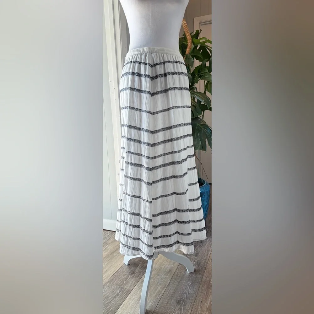 Talbots Black and White Patterned Skirt - Picture 1 of 6